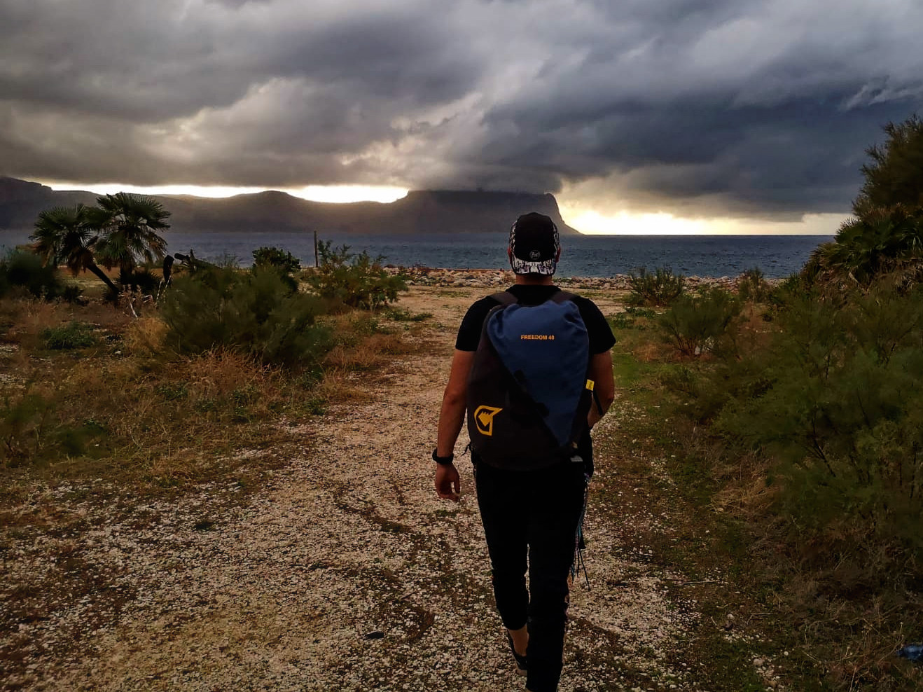 Zajęcia wspinaczkowe w skałach.